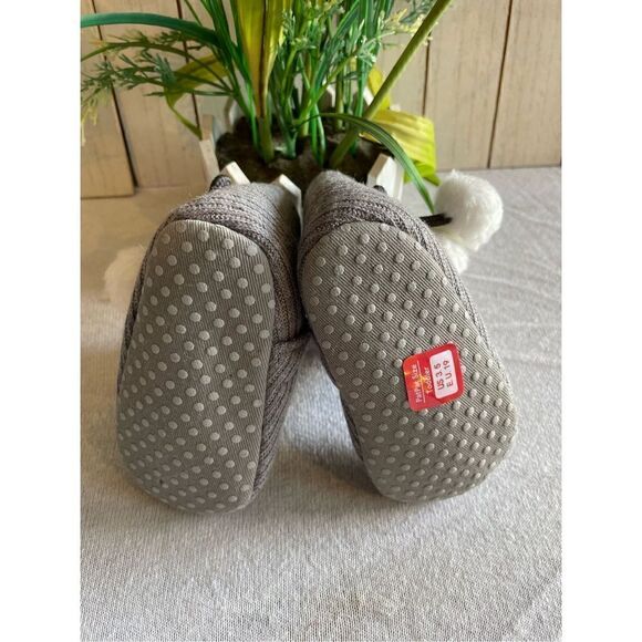 Gray Toddler Booties with Pom Poms Size 3.5 NWOT - Picture 5 of 9